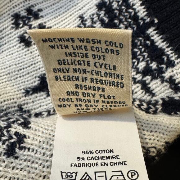 L.L. Bean Cotton Cashmere Blend Medium Petite Winter Scene Turtleneck Sweater - Picture 8 of 8